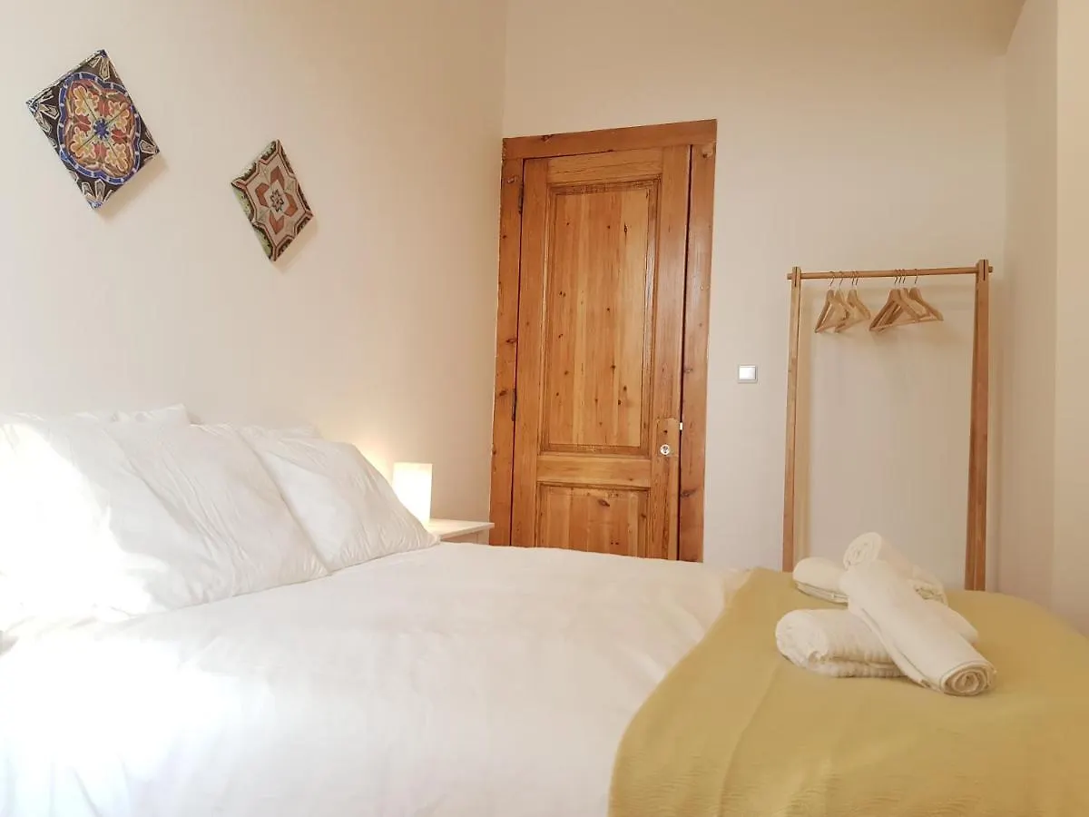 Sintra Chalet 0*,