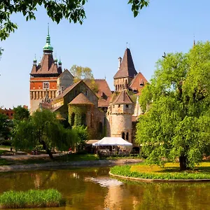 Budapestayz - Jozsef , Budapest Hongrie